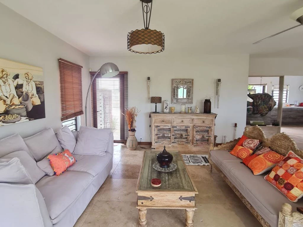 001022-livingroom2.webp