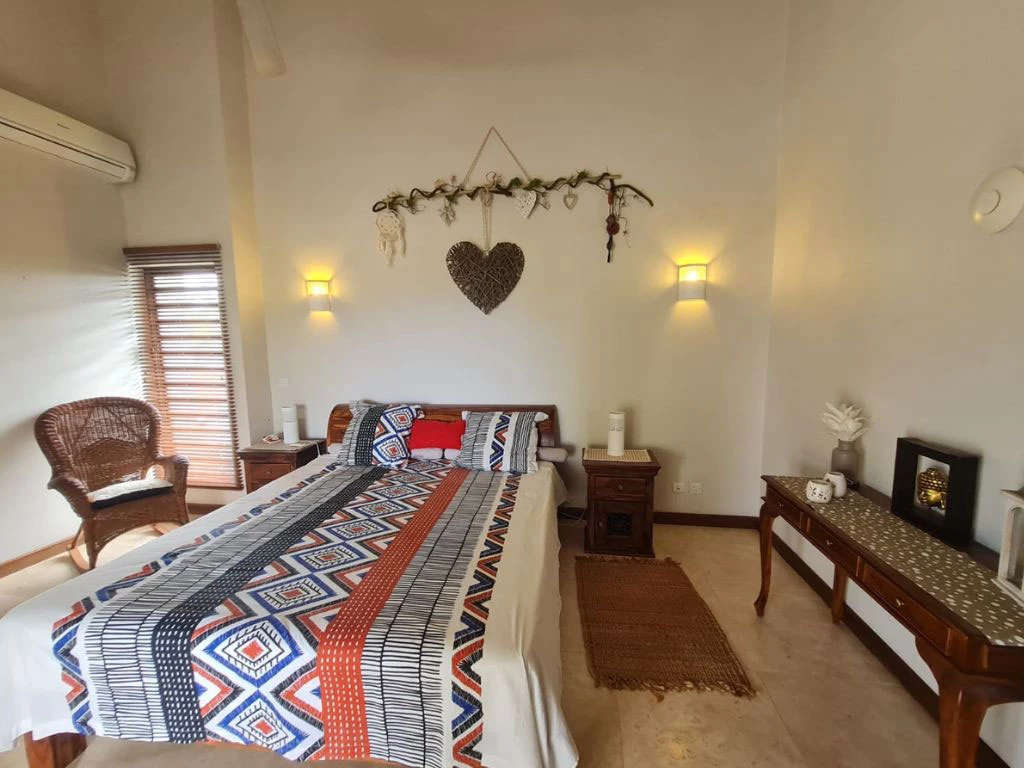 001022-bedroom.webp