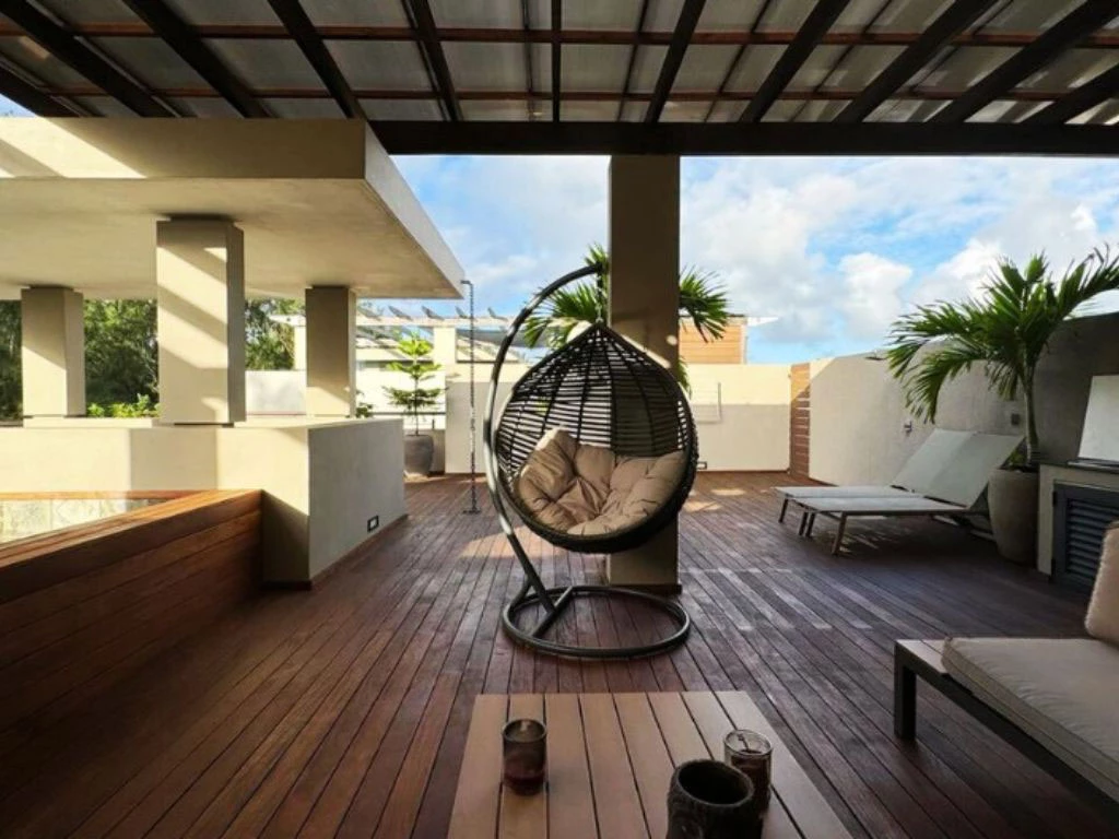 001064-rooftop3.webp