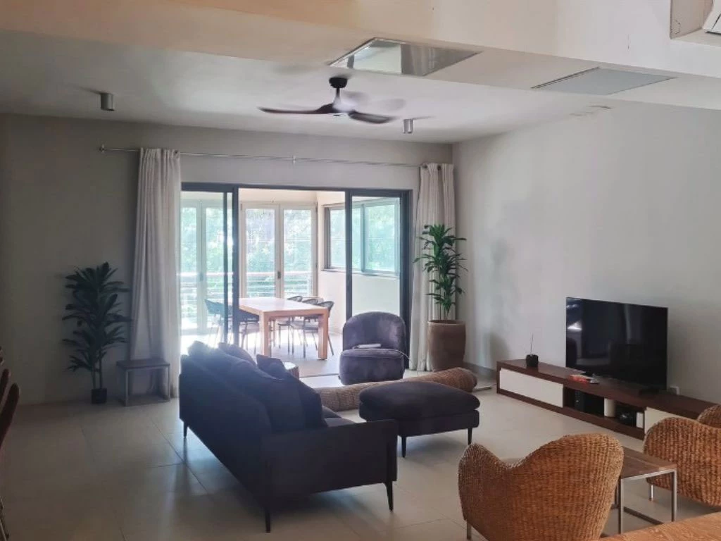 001064-2livingroom.webp