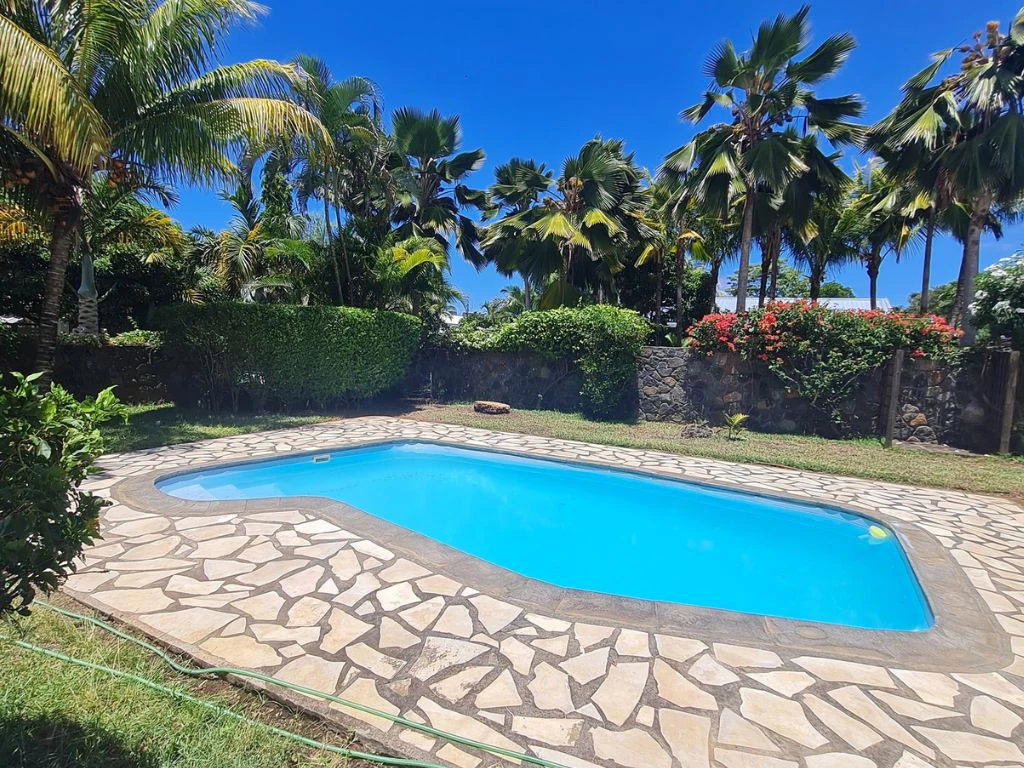 001035-pool.webp