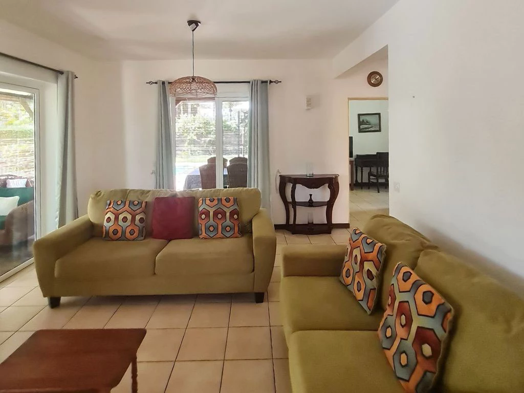 001035-livingroom4.webp
