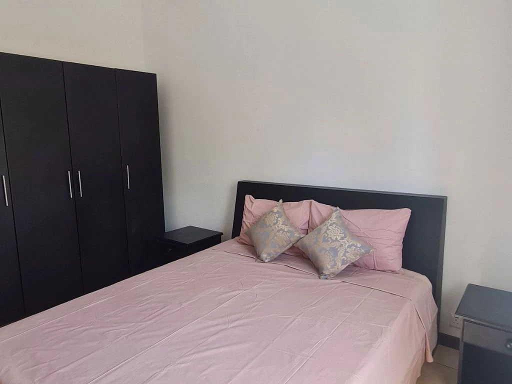 001035-bedroom2.webp