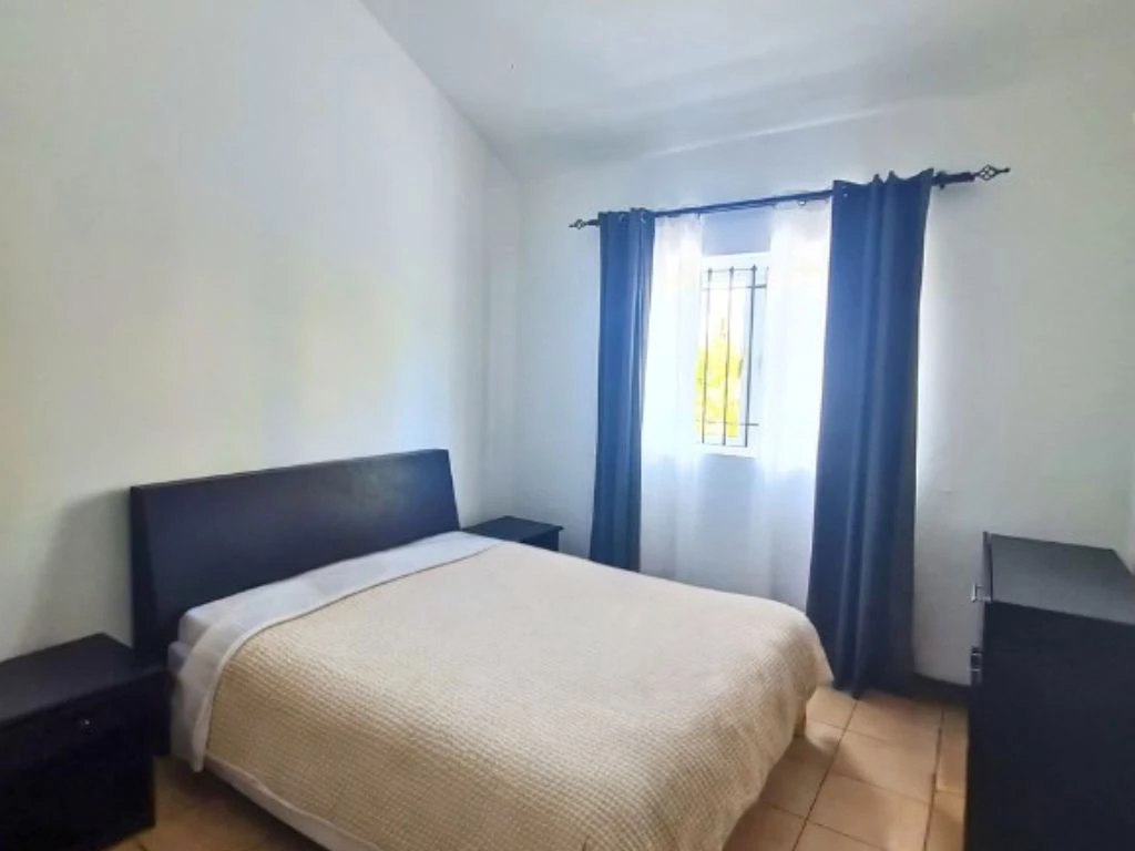 001035-bedroom.webp