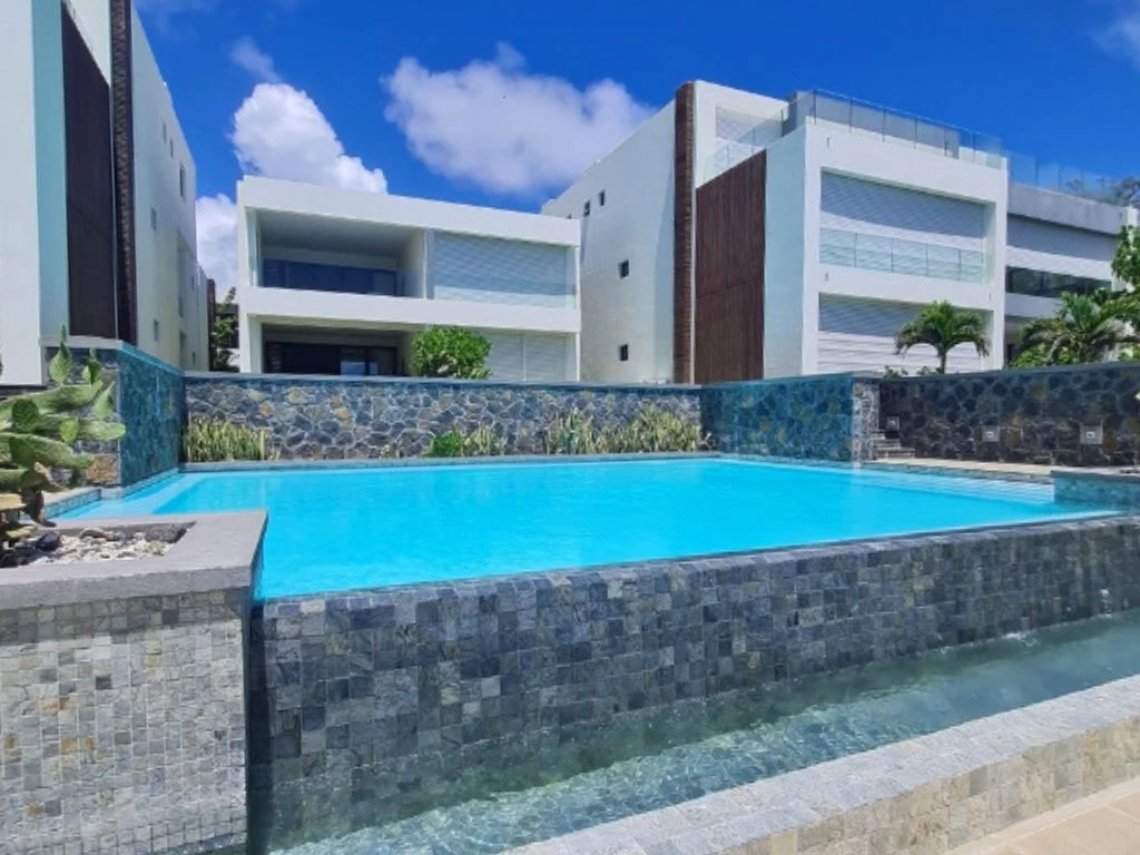 001041-pool2.webp