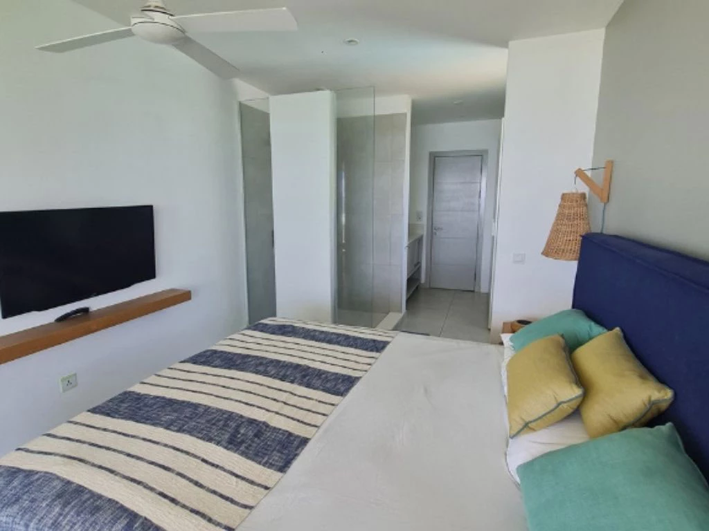 001041-bedroom3.webp