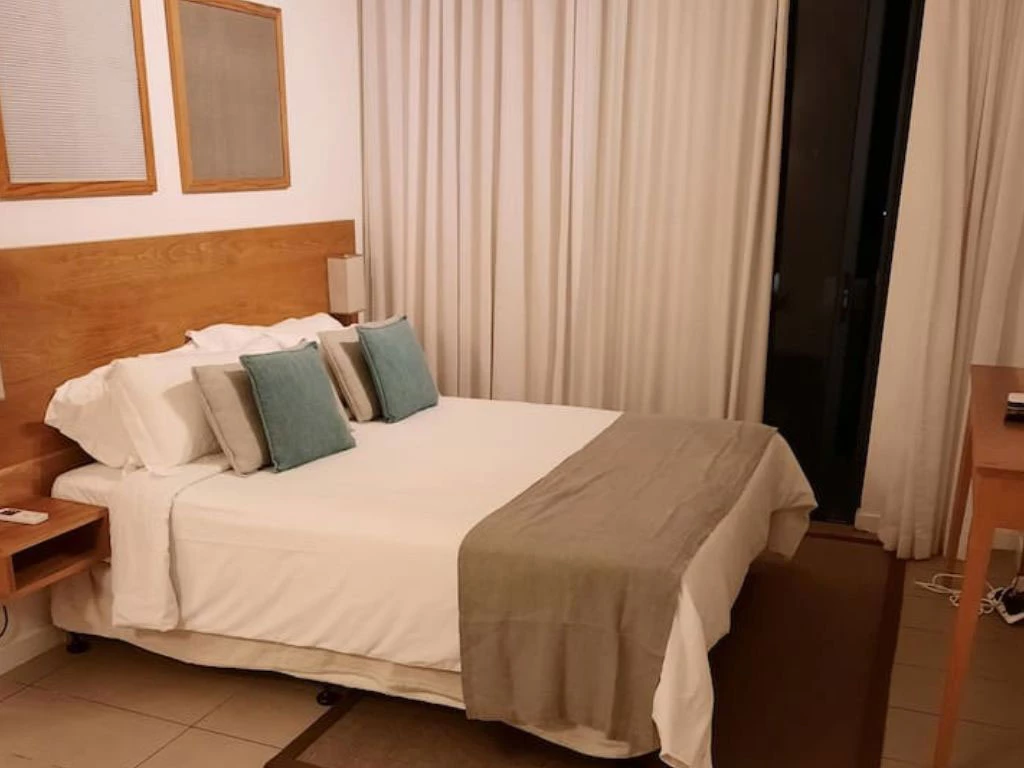 001054-bedroom.webp