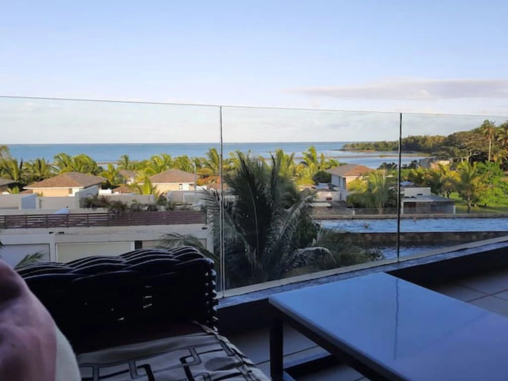 001054-balcony2.webp