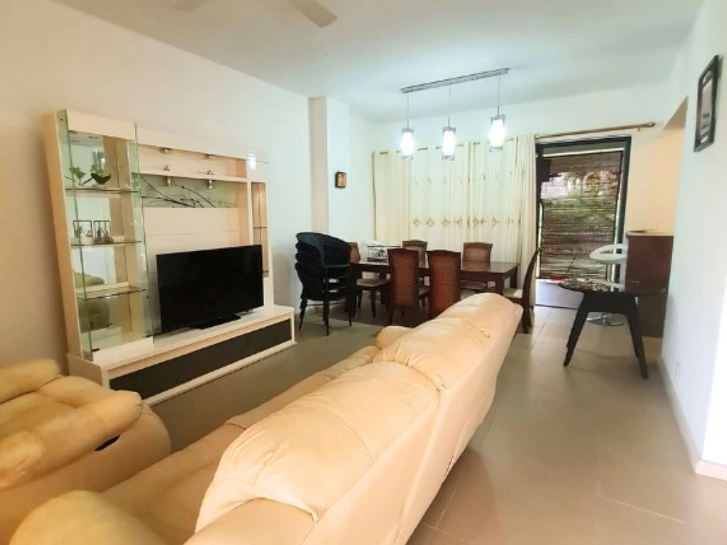 001058-livingroom3.webp