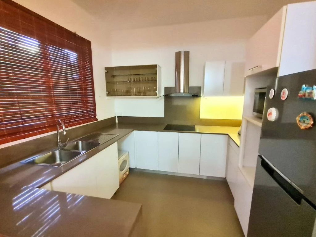 001058-kitchen.webp
