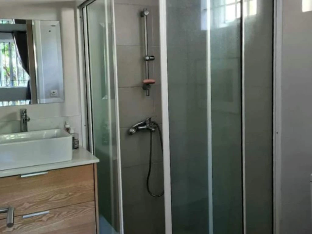 001061-bathroom.webp