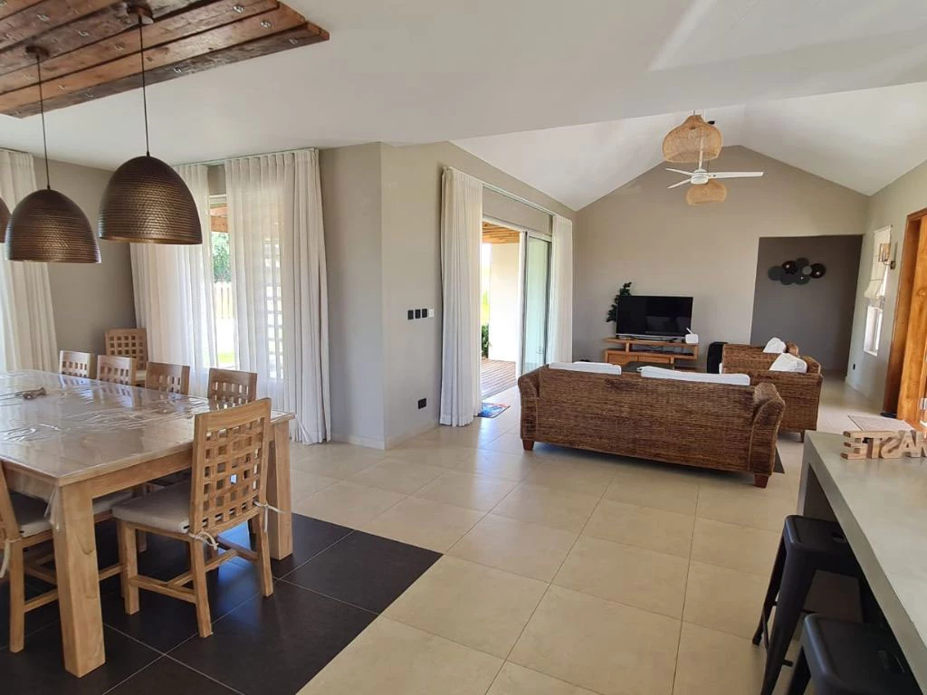 001003-livingroom4.webp