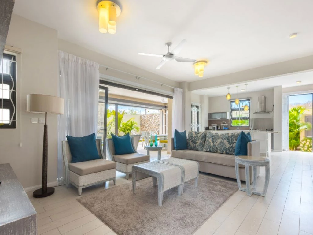 001034-livingroom4.webp