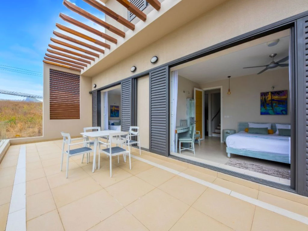 001034-balcony3.webp