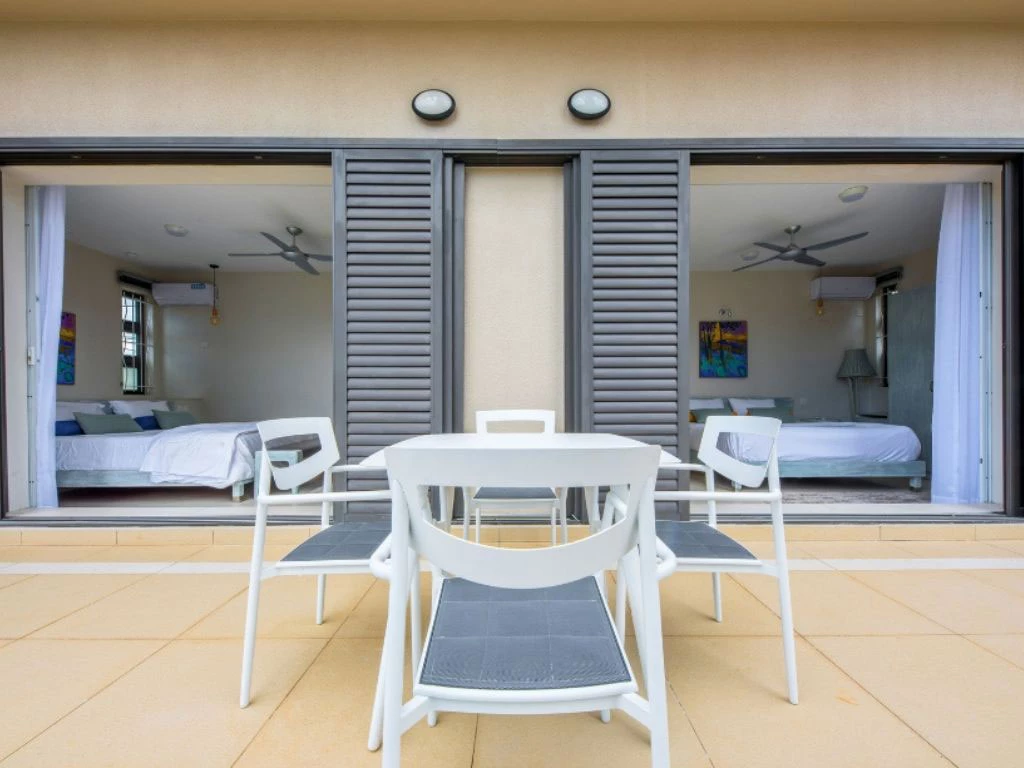 001034-balcony.webp