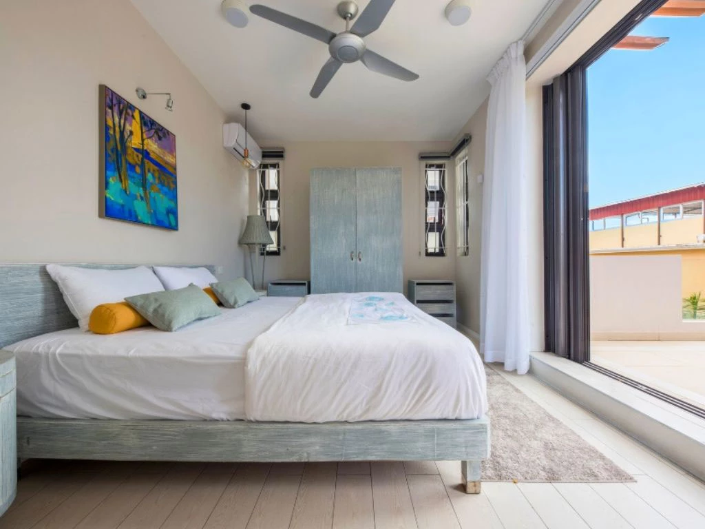 001034-3bedroom2.webp