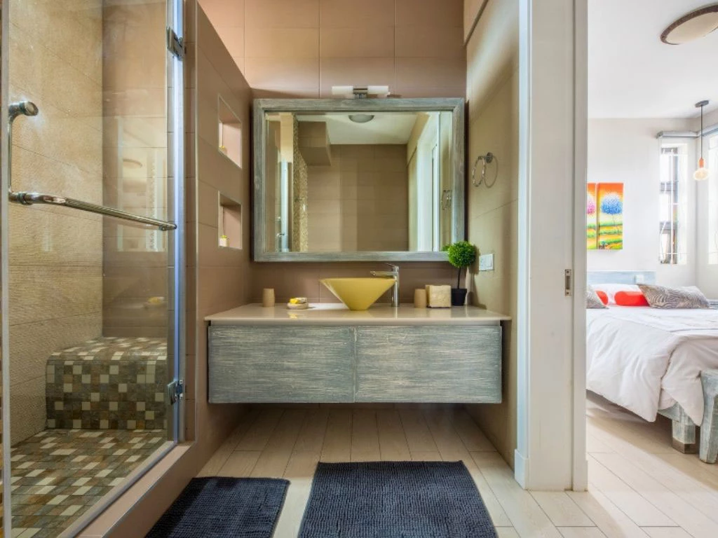 001034-2bathroom.webp