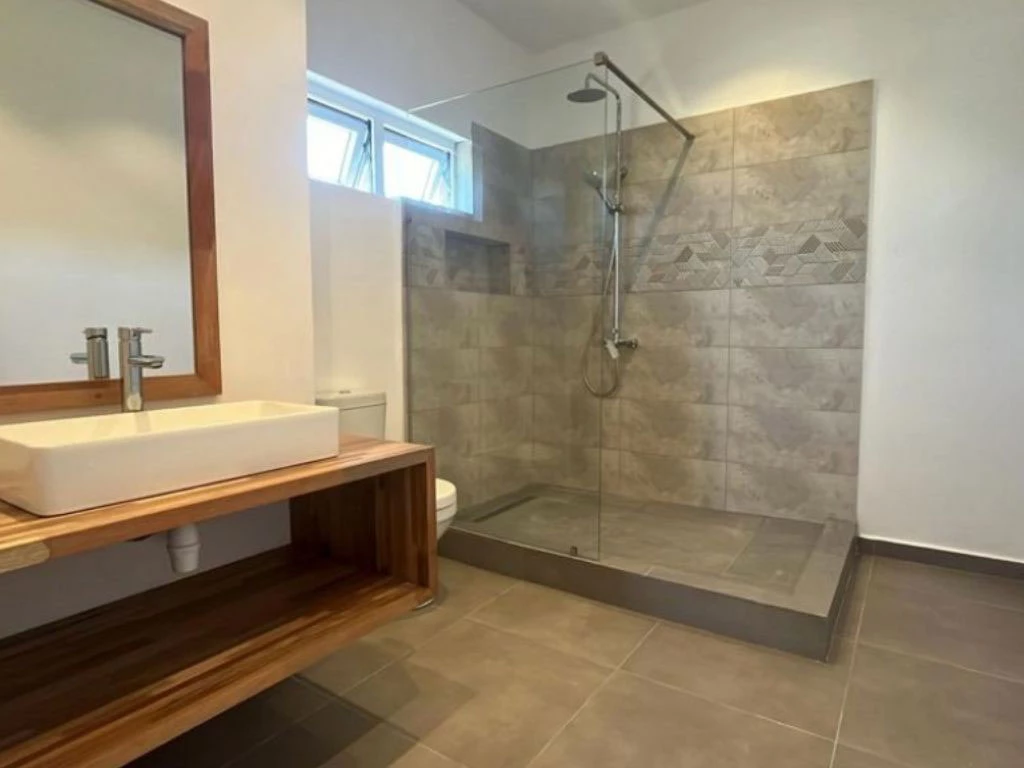 001065-bathroom.webp