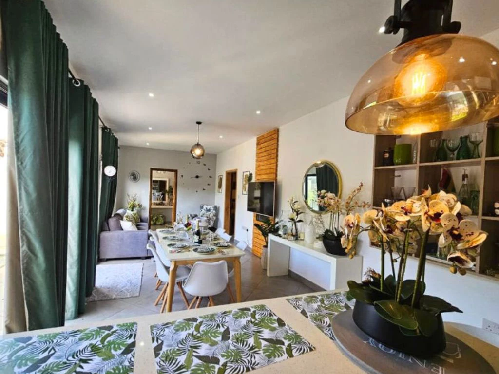 001014-livingroom2.webp