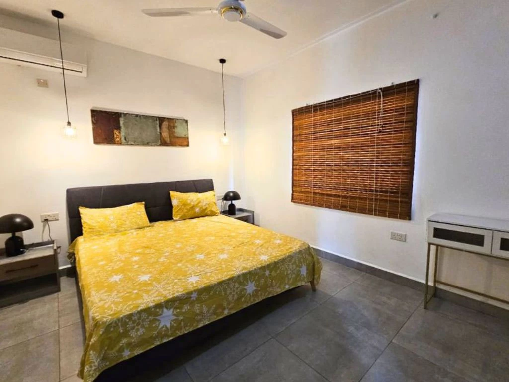 001014-bedroom.webp