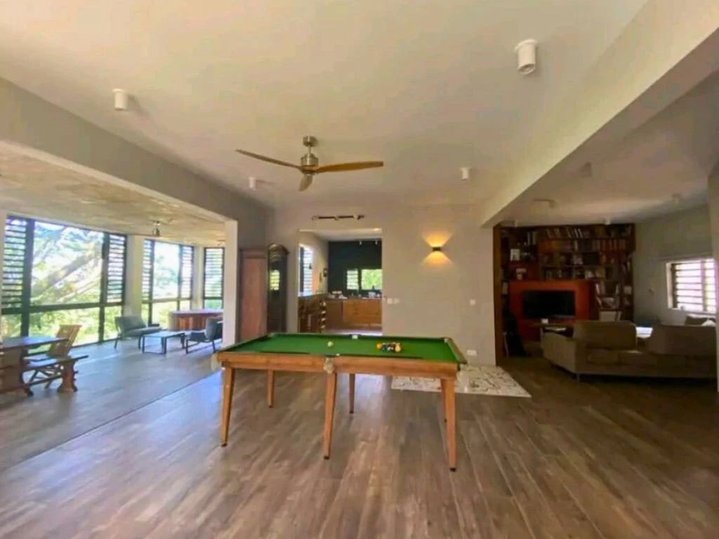 001025-livingroom3.webp
