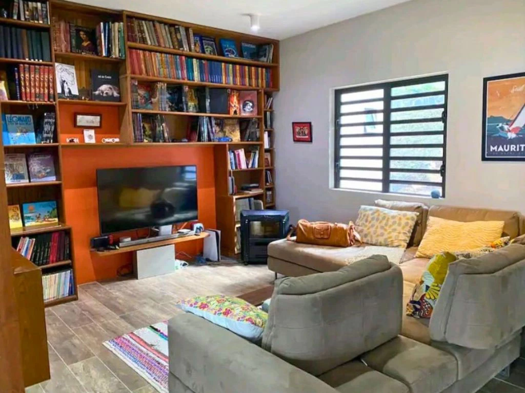 001025-livingroom.webp