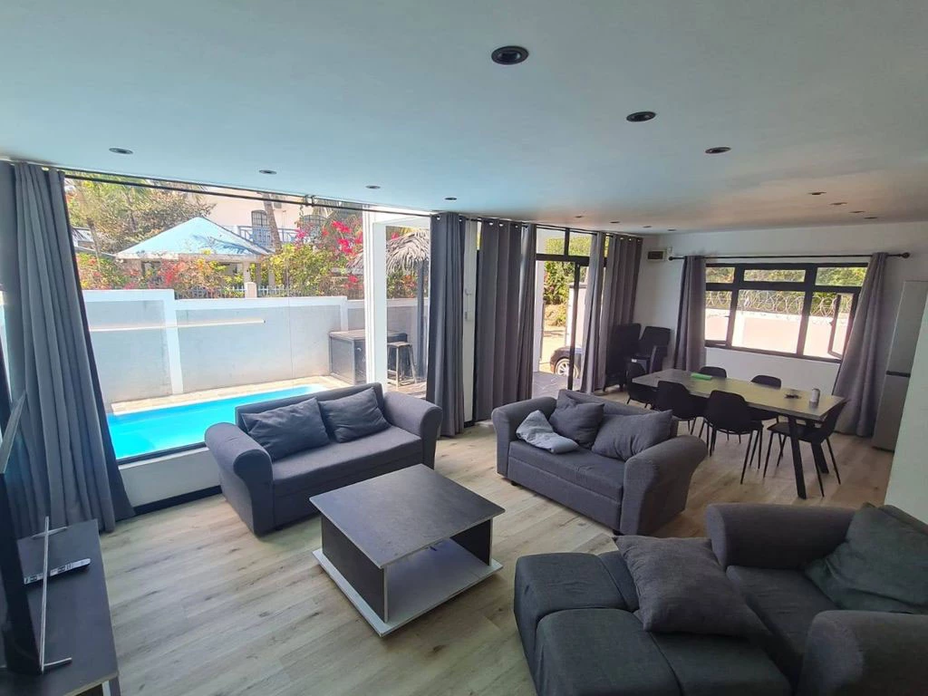 001009-livingroom.webp