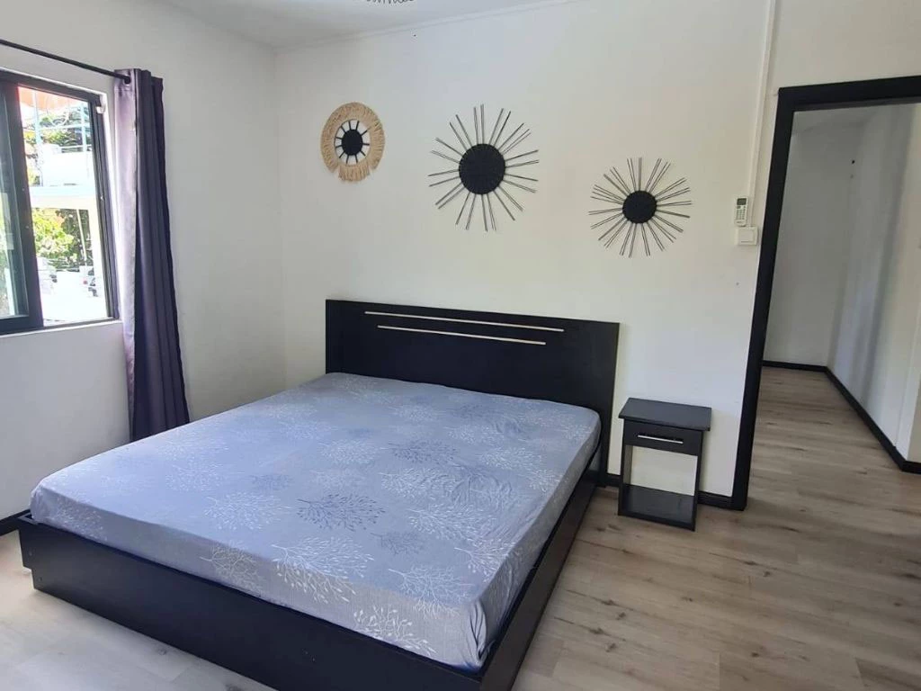 001009-bedroom.webp