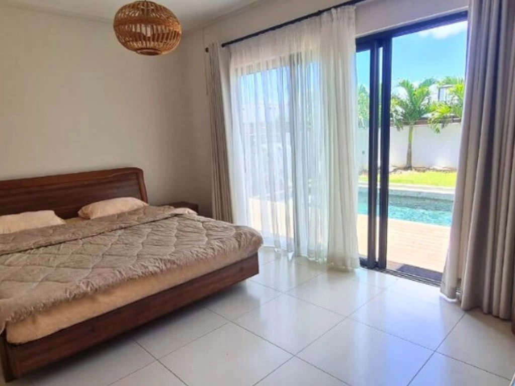 001016-bedroom.webp