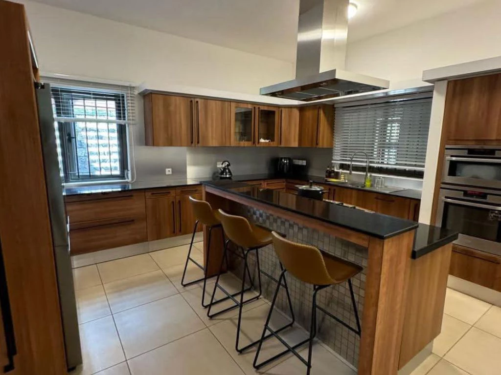 001060-kitchen.webp