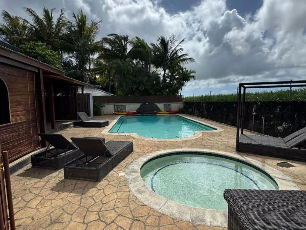 001060-pool.webp