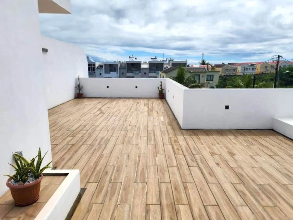 001021-rooftop.webp