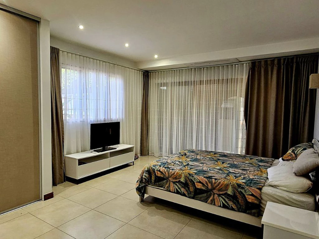 001029-bedroom2.webp