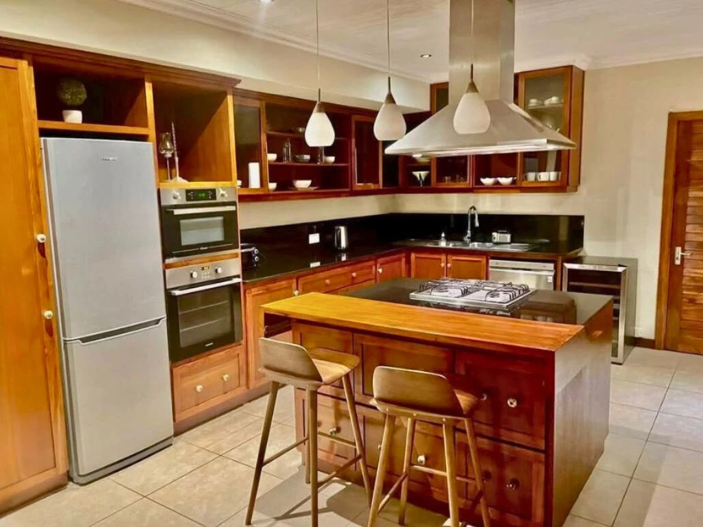 001033-kitchen.webp