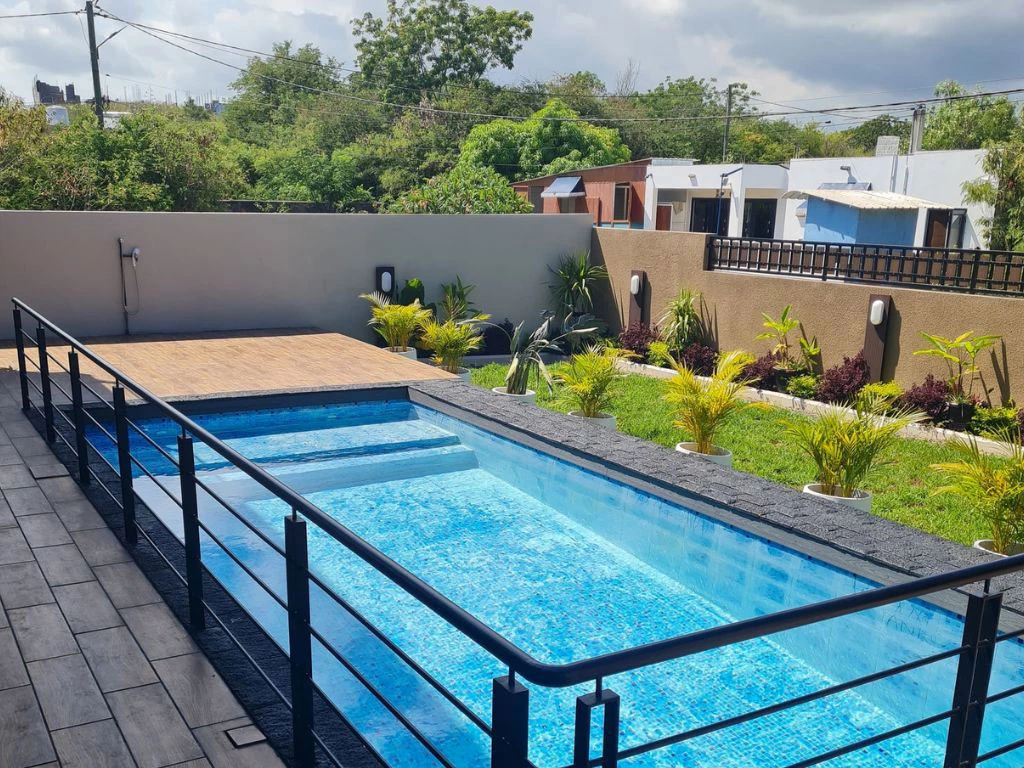 001043-pool2.webp