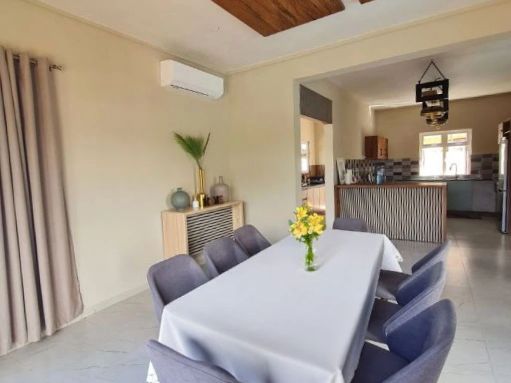 001043-livingroom4.webp