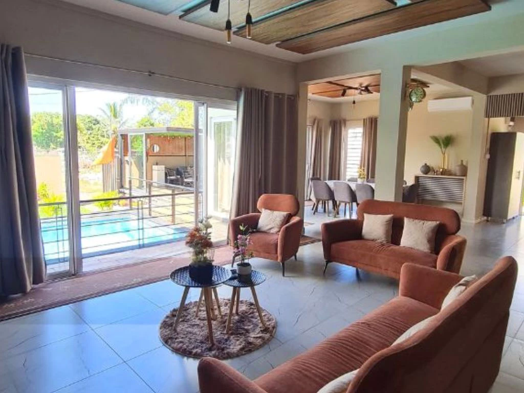 001043-livingroom.webp