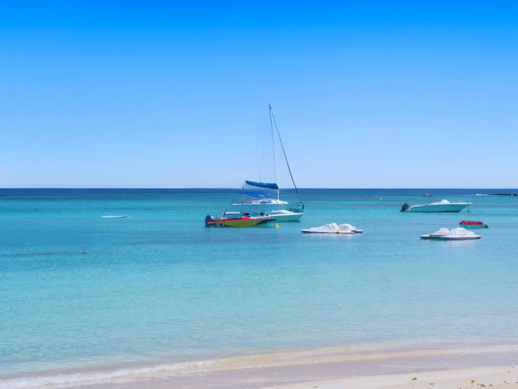 001045-beach.webp
