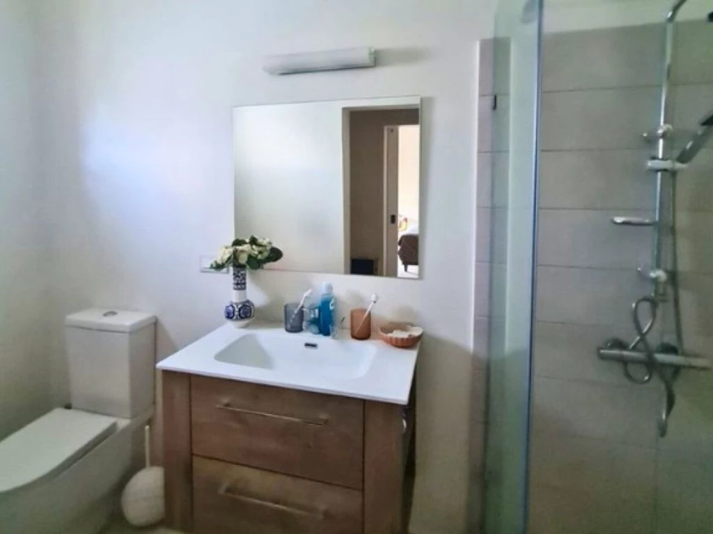 001023-bathroom.webp