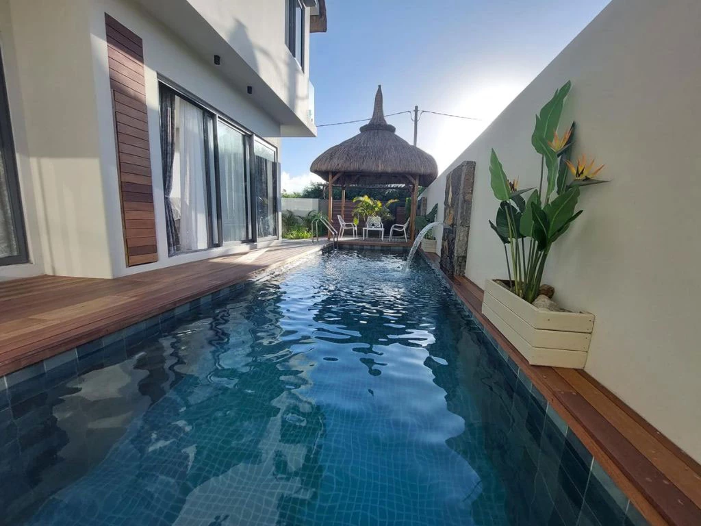 001059-pool.webp
