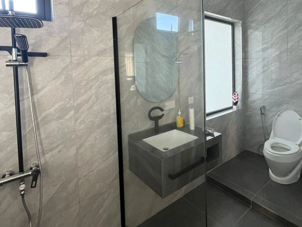 001059-bathroom.webp