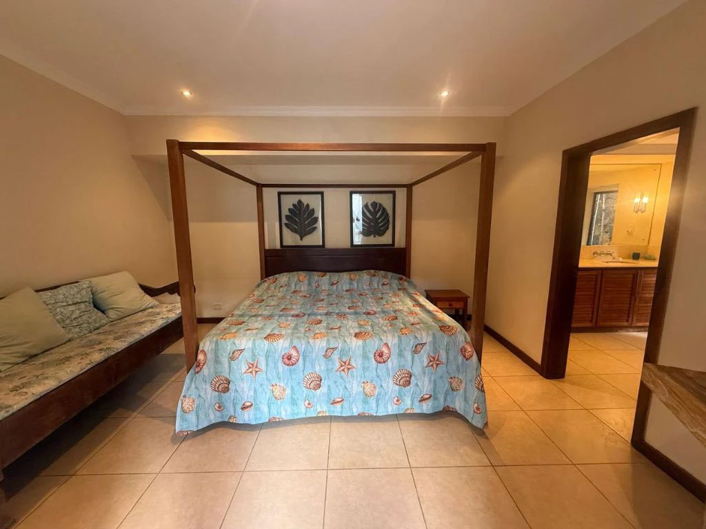 001070-bedroom.webp