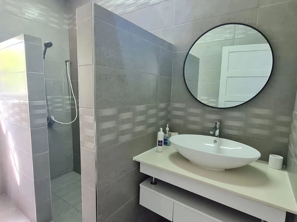 001071-3bathroom.webp