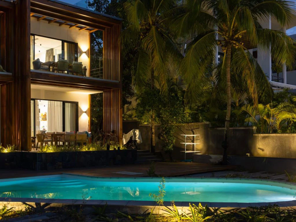 001012-poolbynight.webp