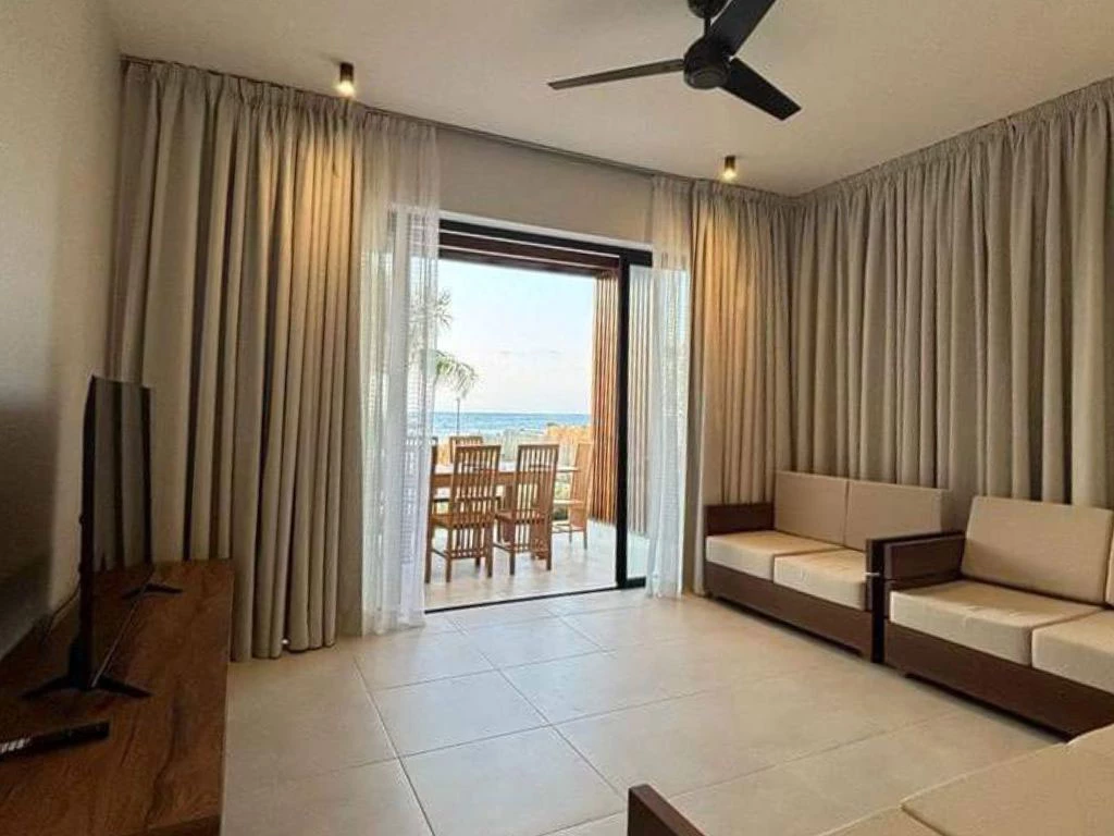 001012-livingroom.webp