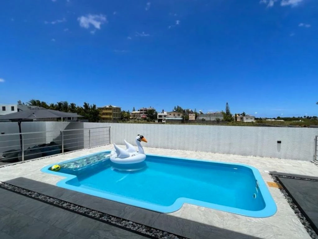 001031-pool.webp