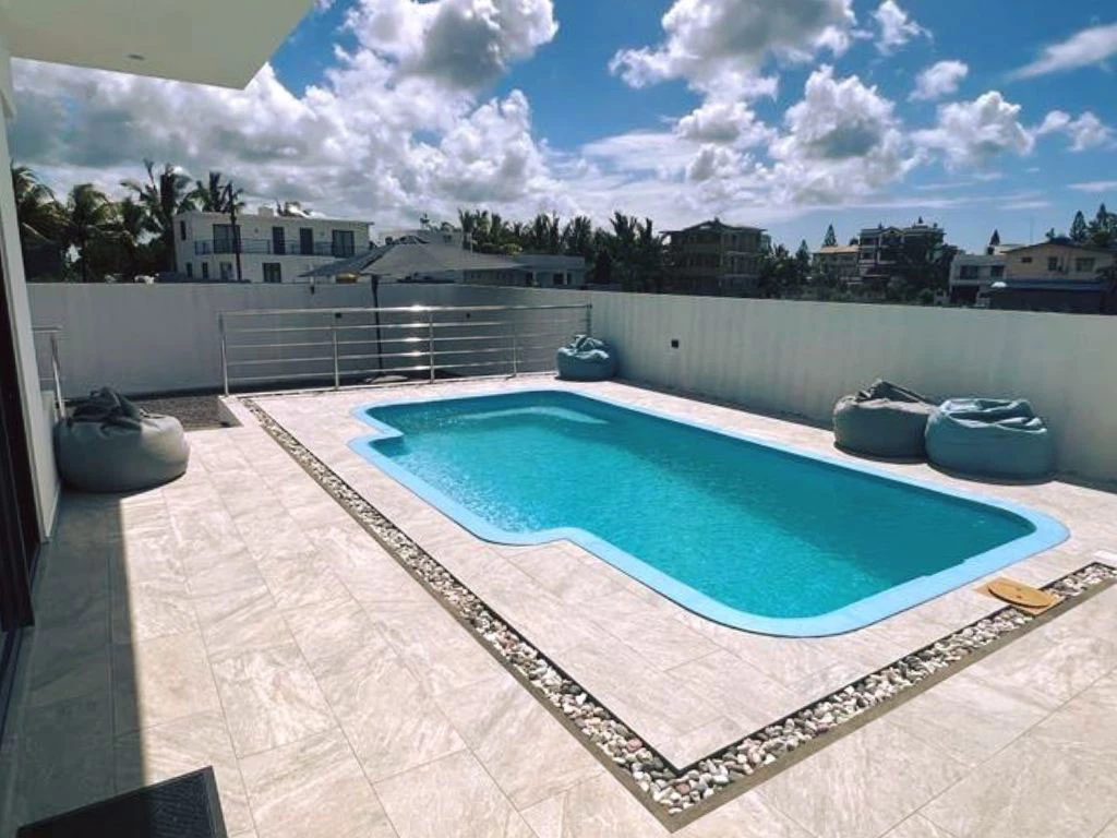 001031-pool3.webp