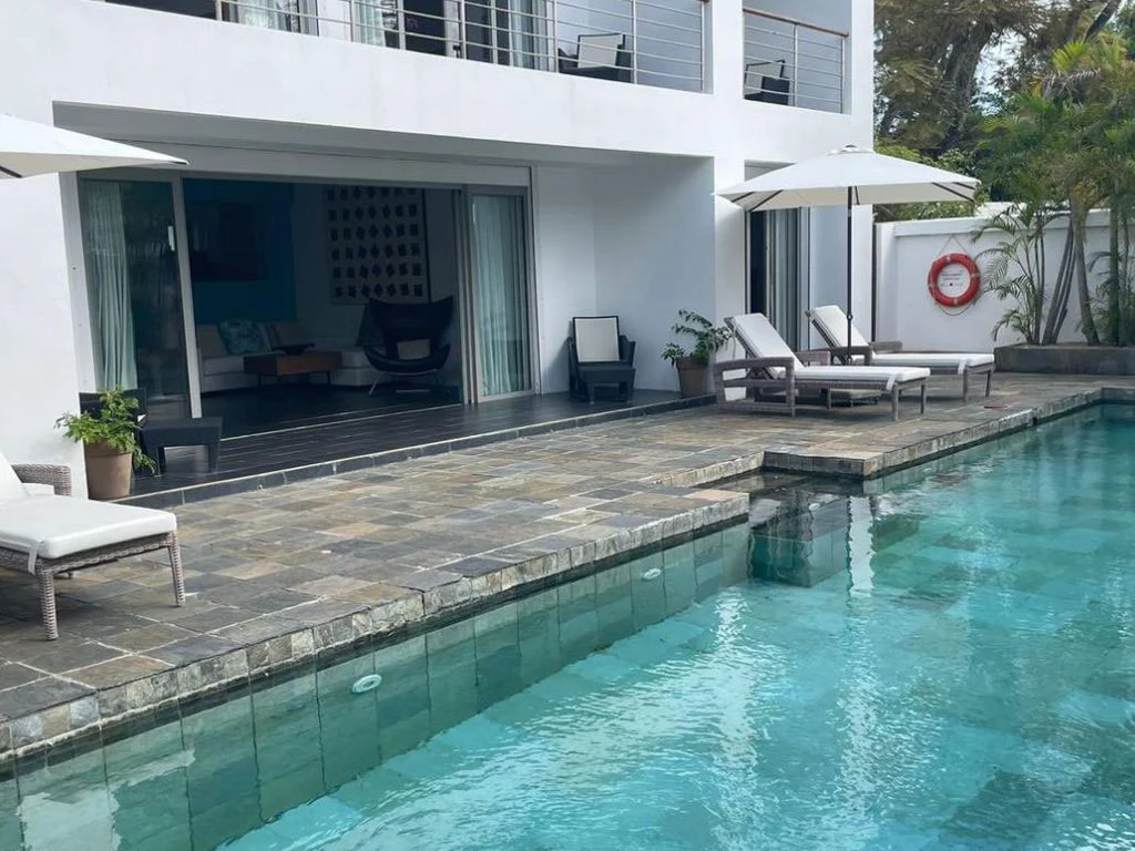 001006-pool3.webp