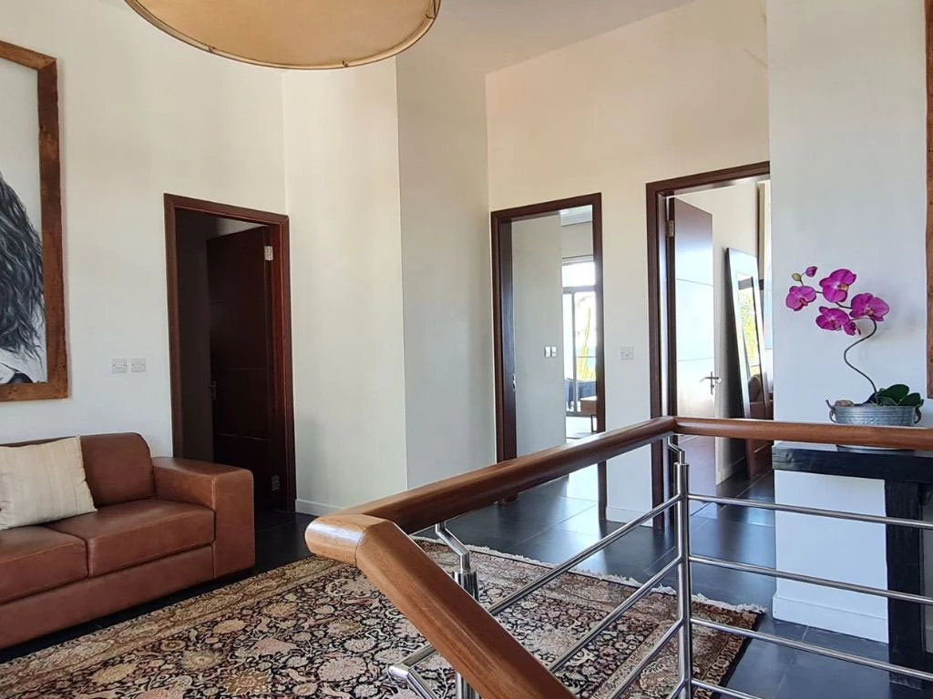 001006-upstairs.webp